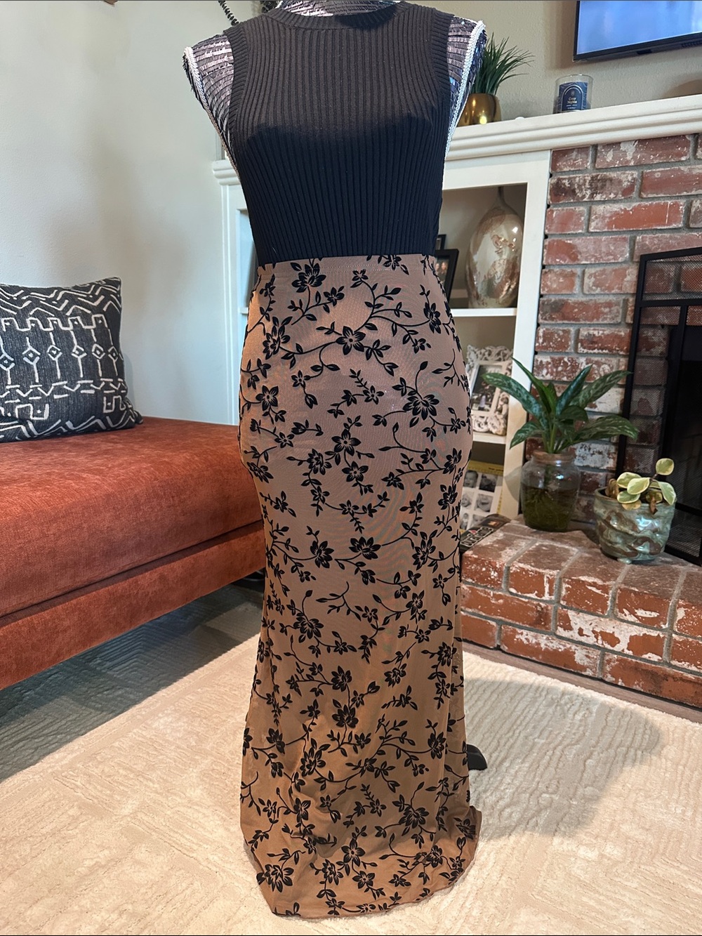 SHEIN Brown Maxi Skirt with Black Floral Velvet Pattern